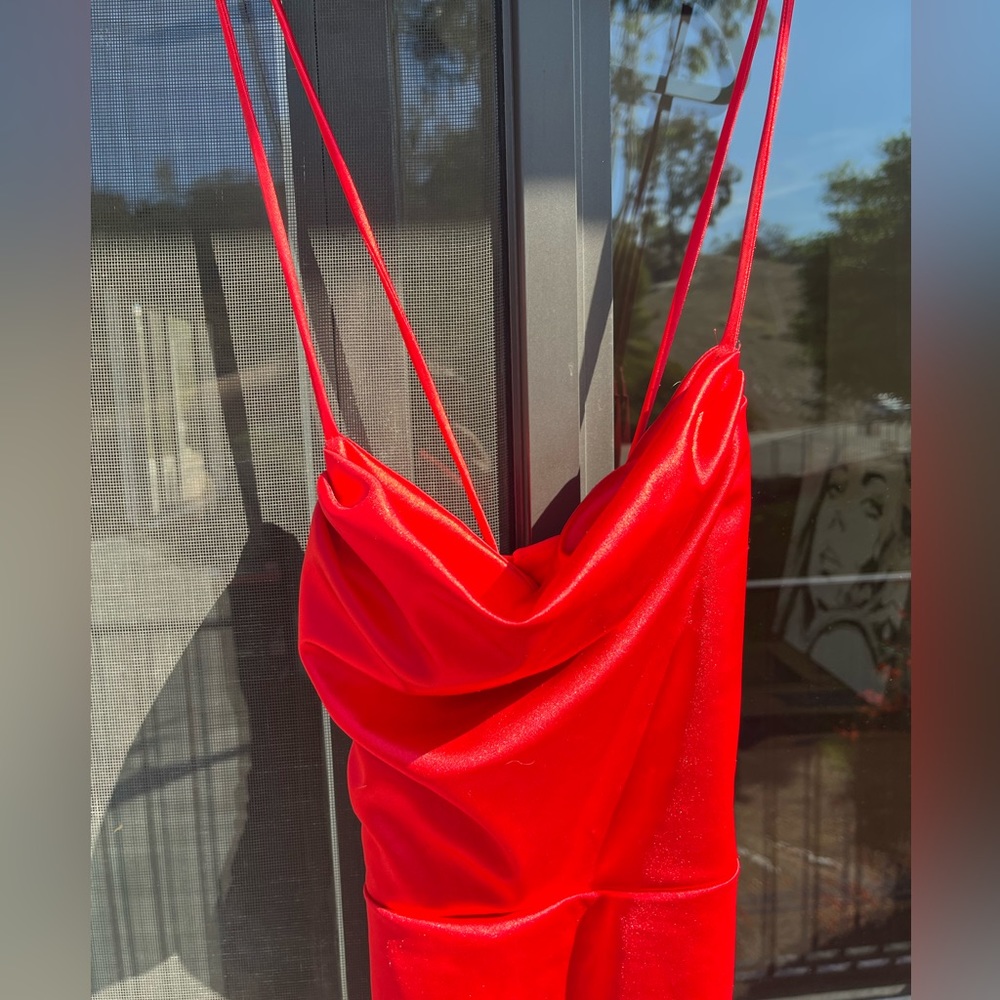 Stunning red Windsor long dress with slit